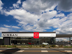 日産ショールーム